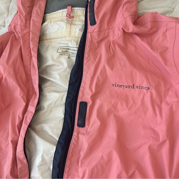 Vineyard Vines rain jacket - Picture 3 of 3